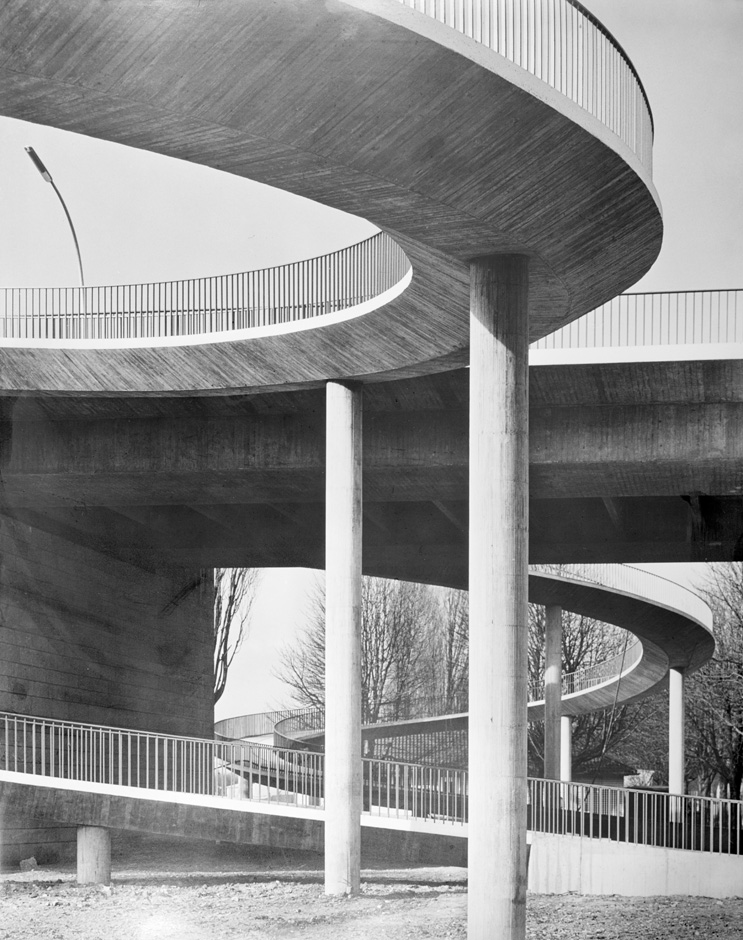 LVR-ZMB, W. Klein Der Treppenaufgang einer Brücke.