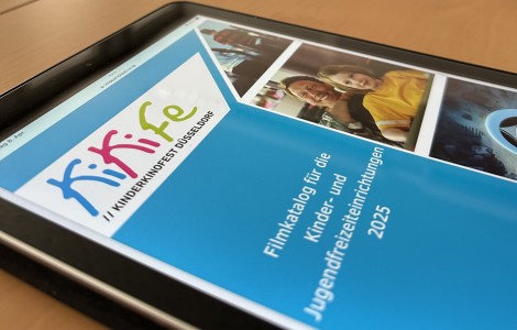 Filmkatalog ist auf Tablet zu sehen