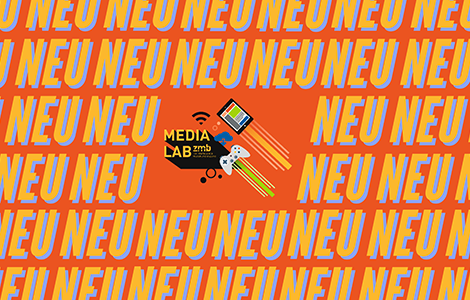 Logos des MediaLabs vor orangenem Hintergrund: MediaLab, Digitales Klassenzimmer, GamesLab