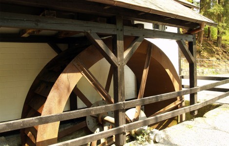 Wasserrad der Dümmlinghausener Mühle im Bergischen Land