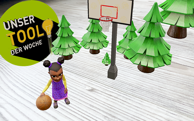 Mädchen mit Basketball vor Tannenbäumen und Basketballkorb